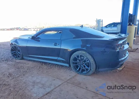 2013 Chevrolet Camaro Zl1 z USA, uszkodzony, nr VIN 2G1FZ1EP1D9802640